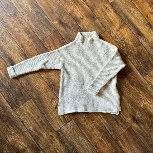 Mus & Bombon Sweater - Picture 1 of 6